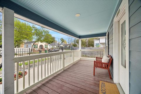 Tiny photo for 2219 Mckee Street, Houston, TX 77009 (MLS # 27091092)