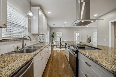 Tiny photo for 2219 Mckee Street, Houston, TX 77009 (MLS # 27091092)