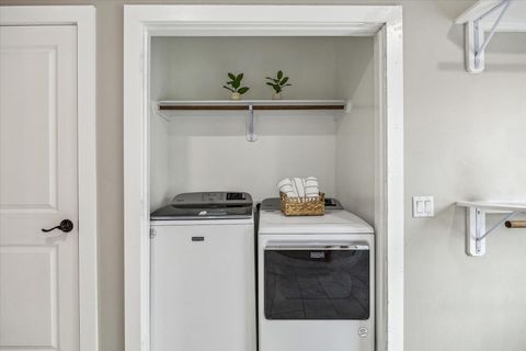 Tiny photo for 2219 Mckee Street, Houston, TX 77009 (MLS # 27091092)