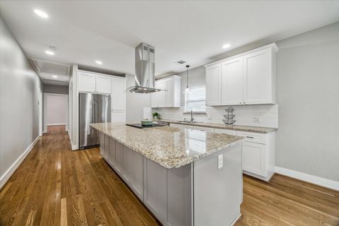 Tiny photo for 2219 Mckee Street, Houston, TX 77009 (MLS # 27091092)