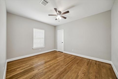 Tiny photo for 2219 Mckee Street, Houston, TX 77009 (MLS # 27091092)