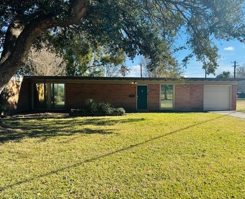 Homes For Sale - 3500 Doris Street<br/> Matagorda County, Bay City, TX 77414