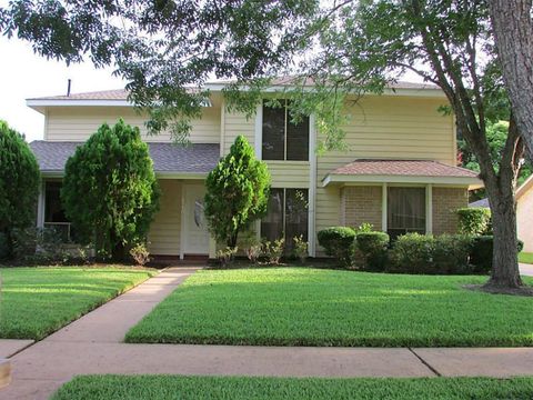 Photo of 2910 Colonial Drive, Sugar Land, TX 77479 (MLS # 71355793)