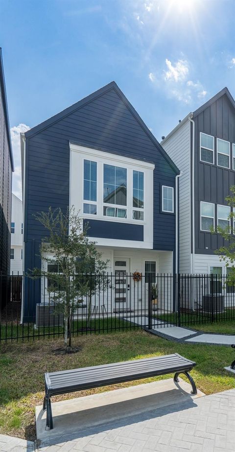 Photo of 8324 Springwood Canyon Lane, Houston, TX 77055 (MLS # 2224805)