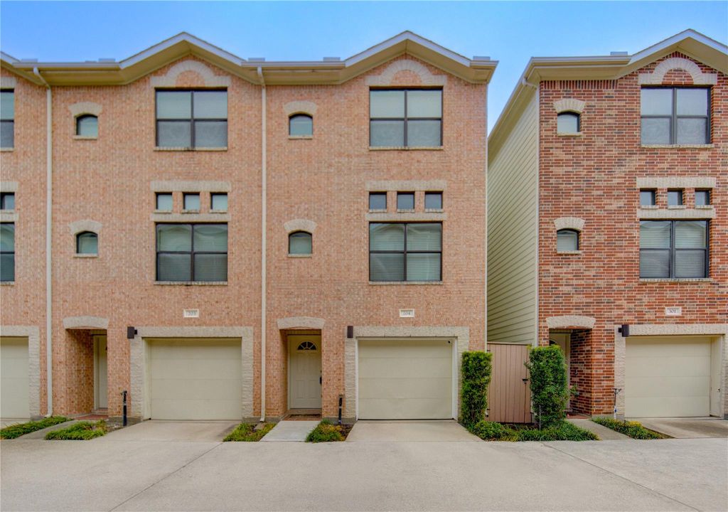 Photo of 11315 Main Street #204, Houston, TX 77025 (MLS # 71047202)
