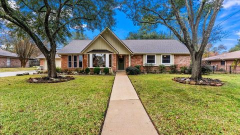 Photo of 208 Magnolia Way, Huntsville, TX 77320 (MLS # 75466121)