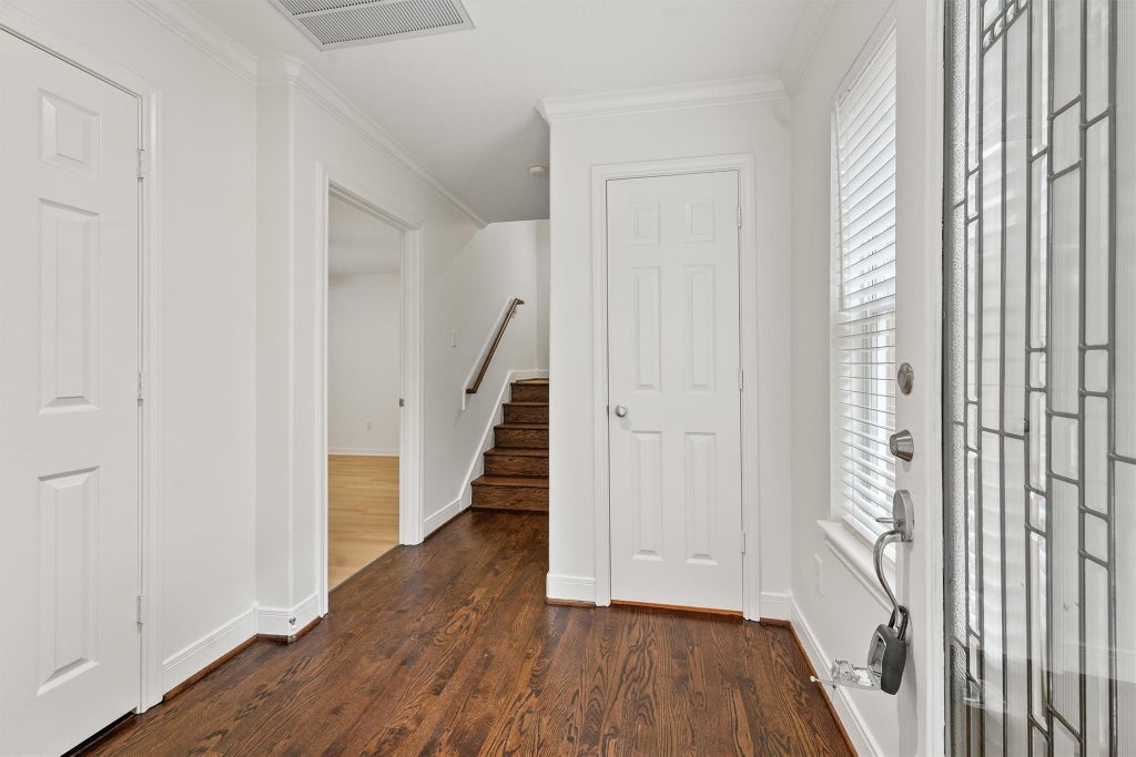 Photo of 208 Hawthorne Street #A, Houston, TX 77006 (MLS # 81742095)