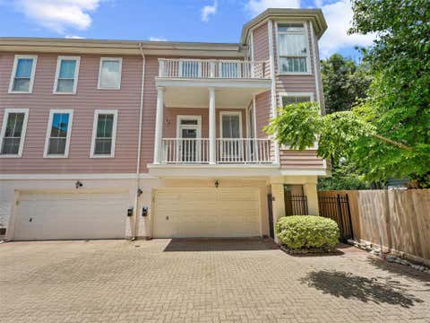 Photo of 208 Hawthorne Street #A, Houston, TX 77006 (MLS # 81742095)
