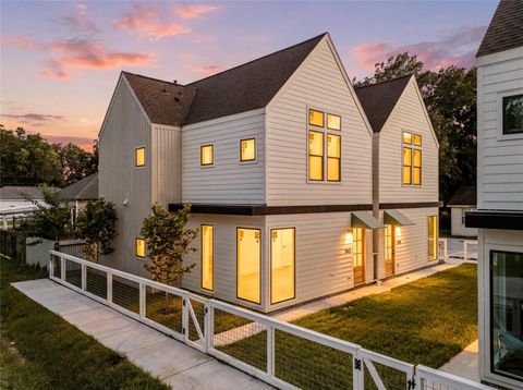 Photo of 7444 Tremper Street, Houston, TX 77020 (MLS # 60462999)