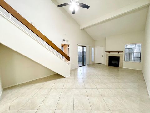 Photo of 2710 Grants Lake Boulevard #5, Sugar Land, TX 77479 (MLS # 96148343)