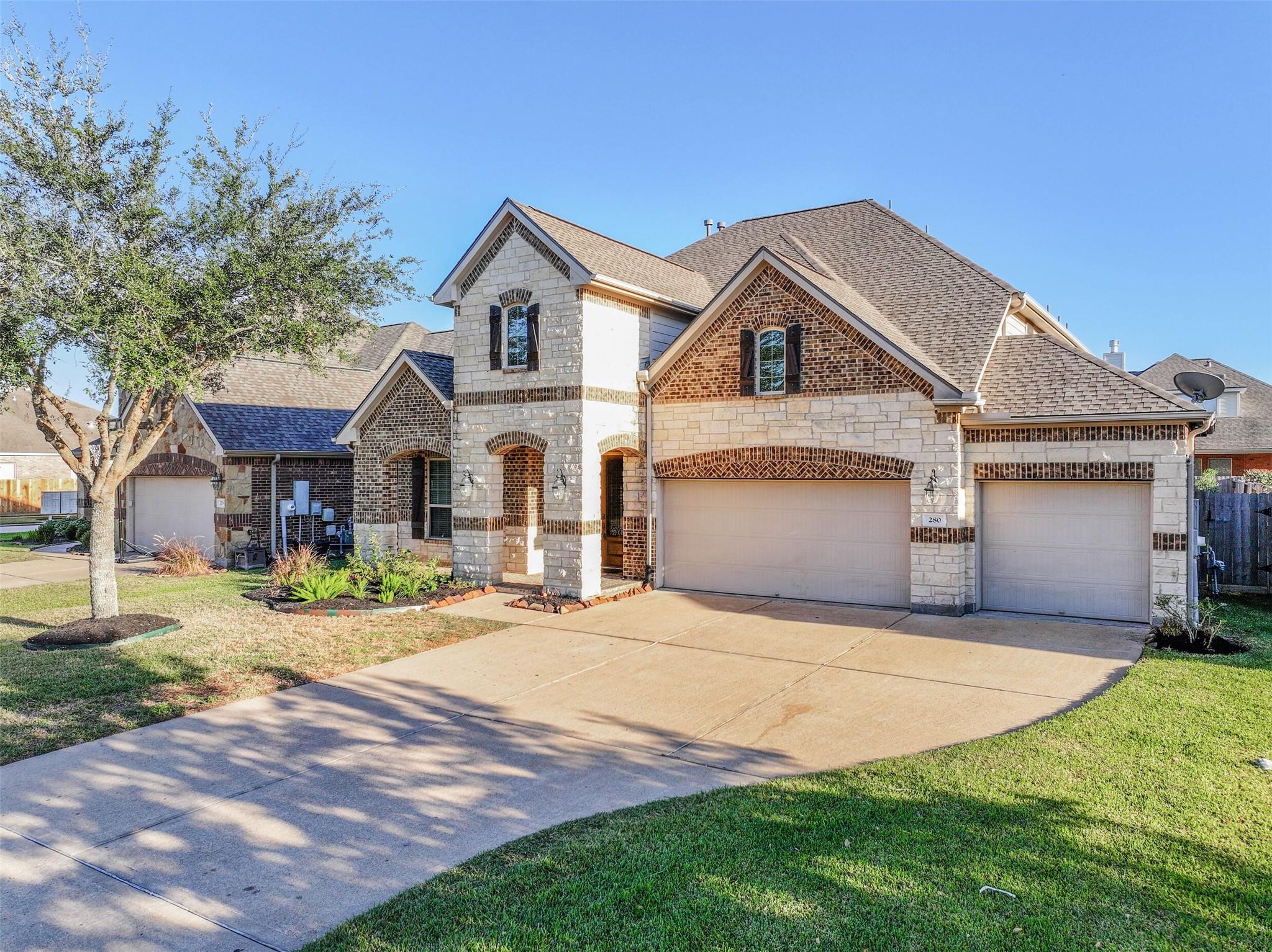 280 Clearwood Drive
