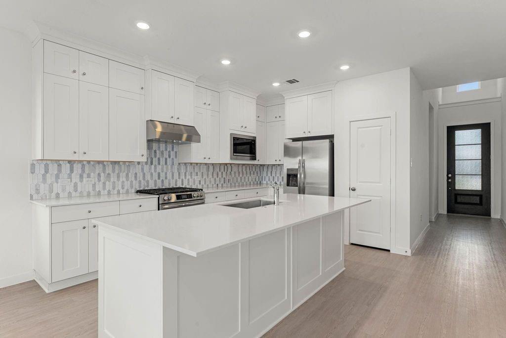 6411 Symphony Wave Dr