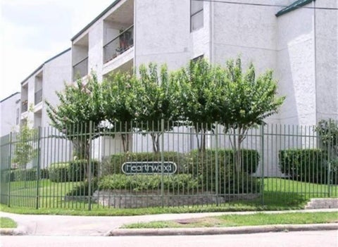 Photo of 2830 S Bartell Drive #39, Houston, TX 77054 (MLS # 97995209)