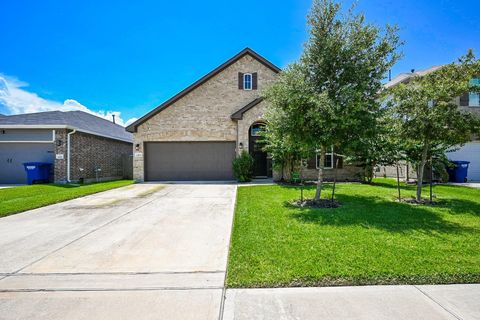 Photo of 14315 Alberta Spruce Lane, Crosby, TX 77532 (MLS # 11679374) Photo of 14315 Alberta Spruce Lane, Crosby, TX 77532 (MLS # 11679374)