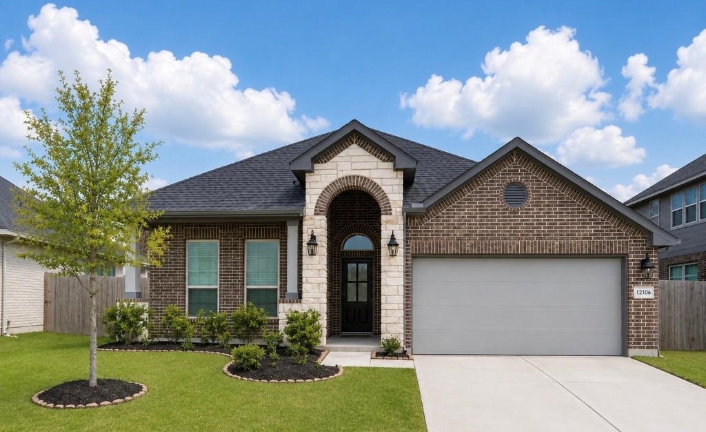 Photo of 12106 Champions Forest Drive, Mont Belvieu, TX 77535 (MLS # 60900383)