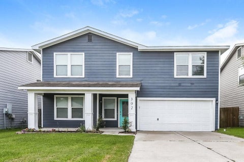 Photo of 302 Falling Pine Drive, Conroe, TX 77304 (MLS # 69988173)