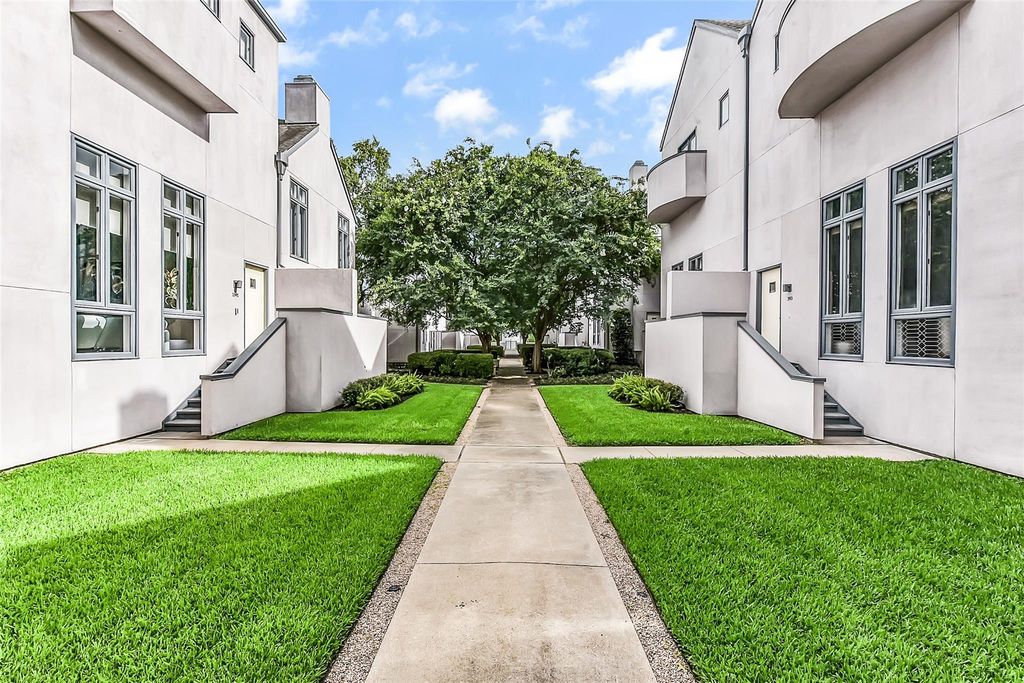 Photo of 1397 Arlington Street #1397, Houston, TX 77008 (MLS # 59954890)
