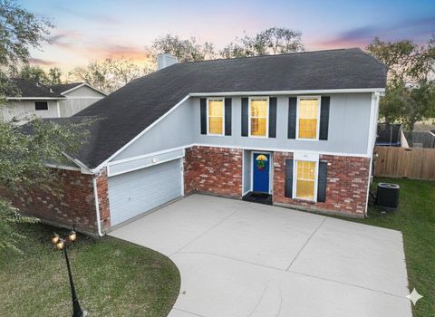 Photo of 305 Bull Run Drive, League City, TX 77573 (MLS # 38357327)