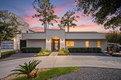 Photo of 4643 Richmond Avenue, Houston, TX 77027 (MLS # 65183473)