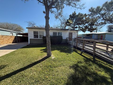 Homes For Sale - 904 11th Street<br/> Galveston County, Texas City, TX 77590