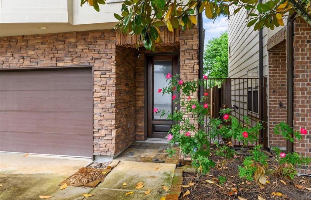 Photo of 1215 Roberts Street, Houston, TX 77003 (MLS # 17213762)