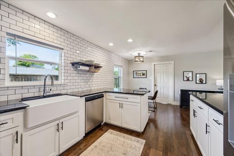 Tiny photo for 2203 Lamonte Lane, Houston, TX 77018 (MLS # 61970715)