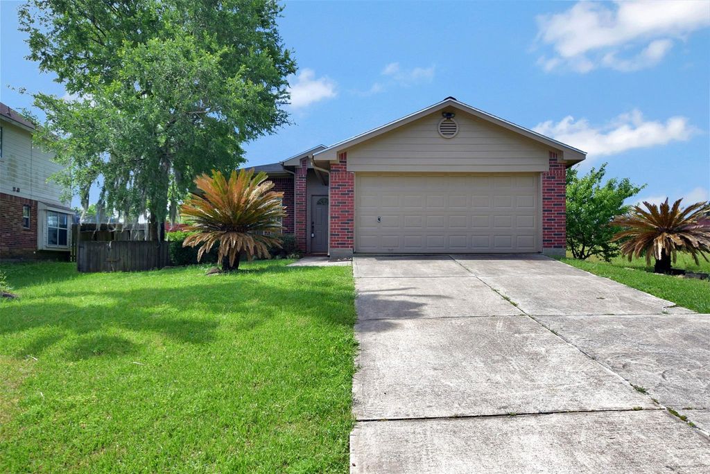 Photo of 855 Lake View Drive, Montgomery, TX 77356 (MLS # 20249478)