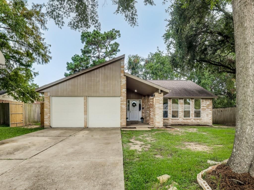 Photo of 3911 Wintergreen Drive, Humble, TX 77396 (MLS # 34383098)