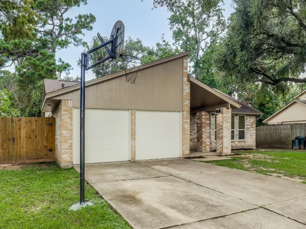 Photo of 3911 Wintergreen Drive, Humble, TX 77396 (MLS # 34383098)