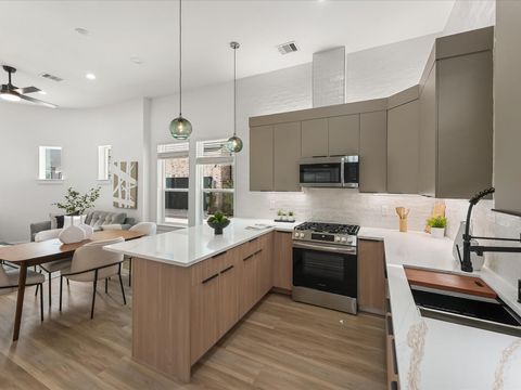 2581 Paul Quinn Street Houston TX 77091