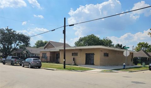 Photo of 7846 Dayton Street, Houston, TX 77012 (MLS # 93195620)
