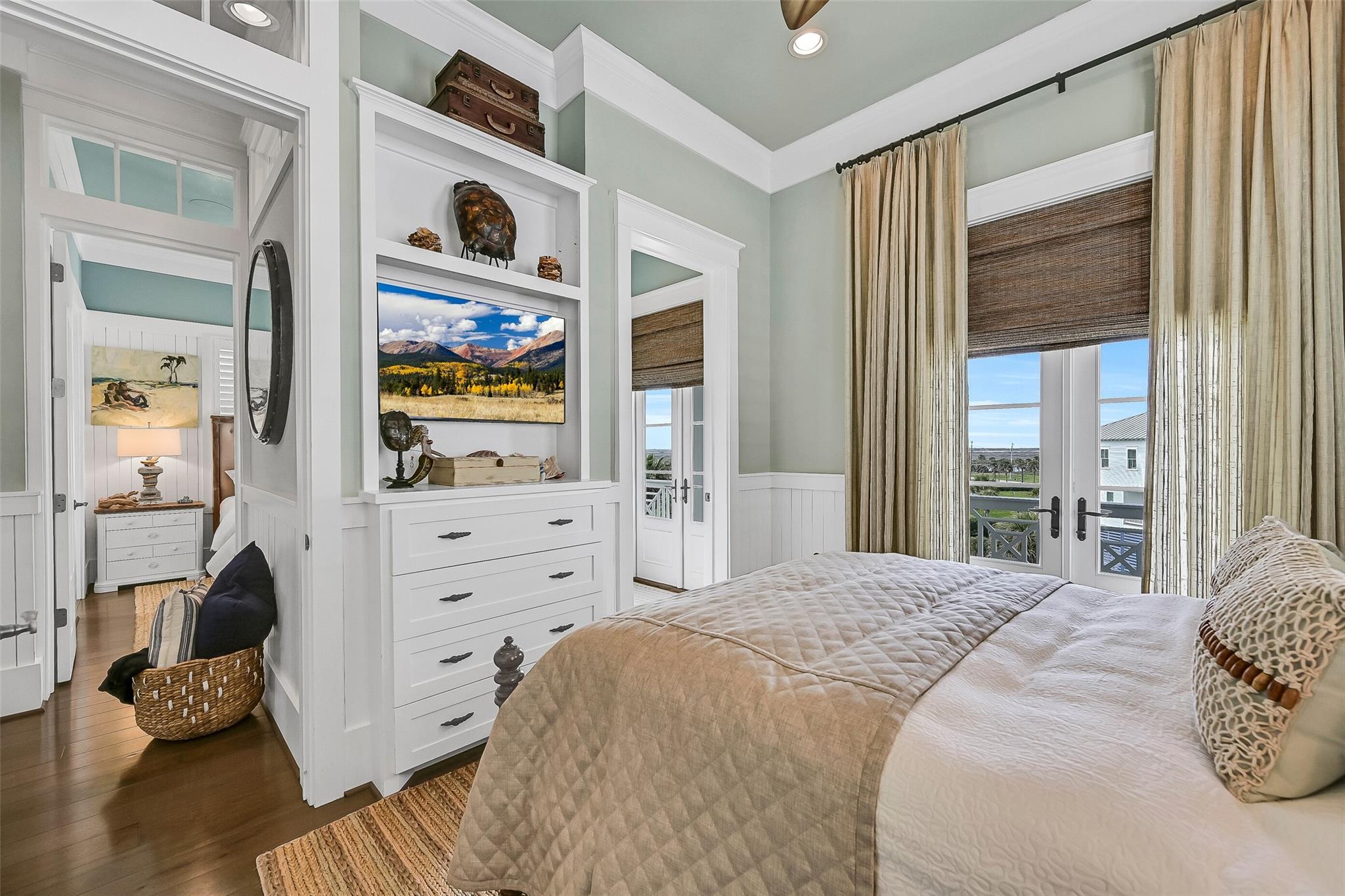 Galveston, Texas, 77550, United States, 5 Bedrooms Bedrooms, ,6 BathroomsBathrooms,Residential,Active,2027071