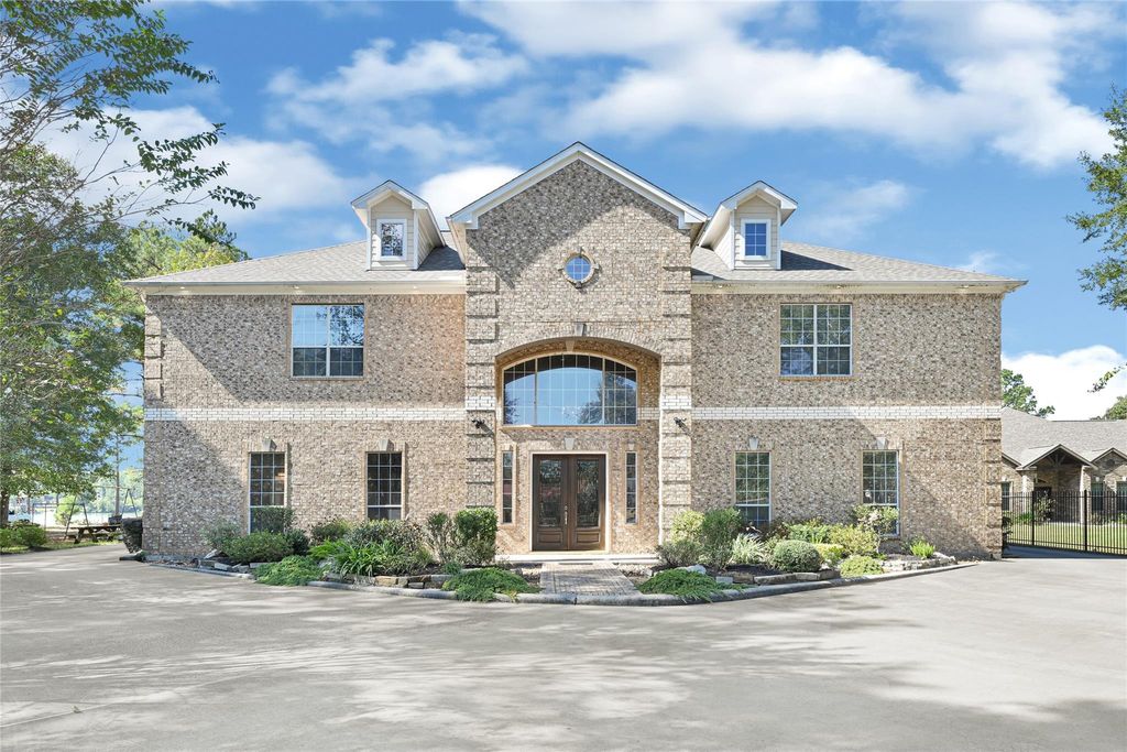 Photo of 19363 Desna Drive, Porter, TX 77365 (MLS # 77901333)