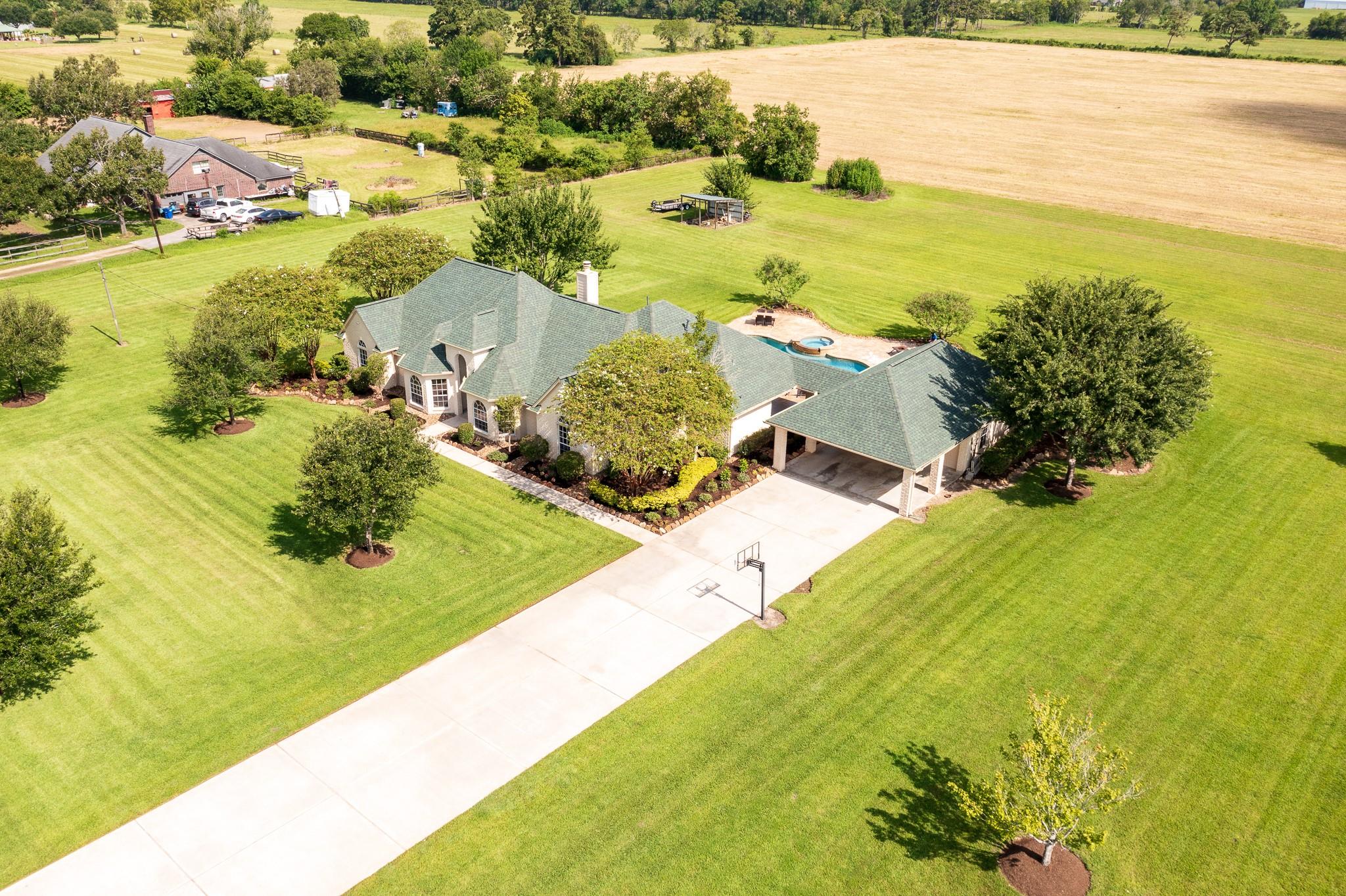 1030 Lillian Lane