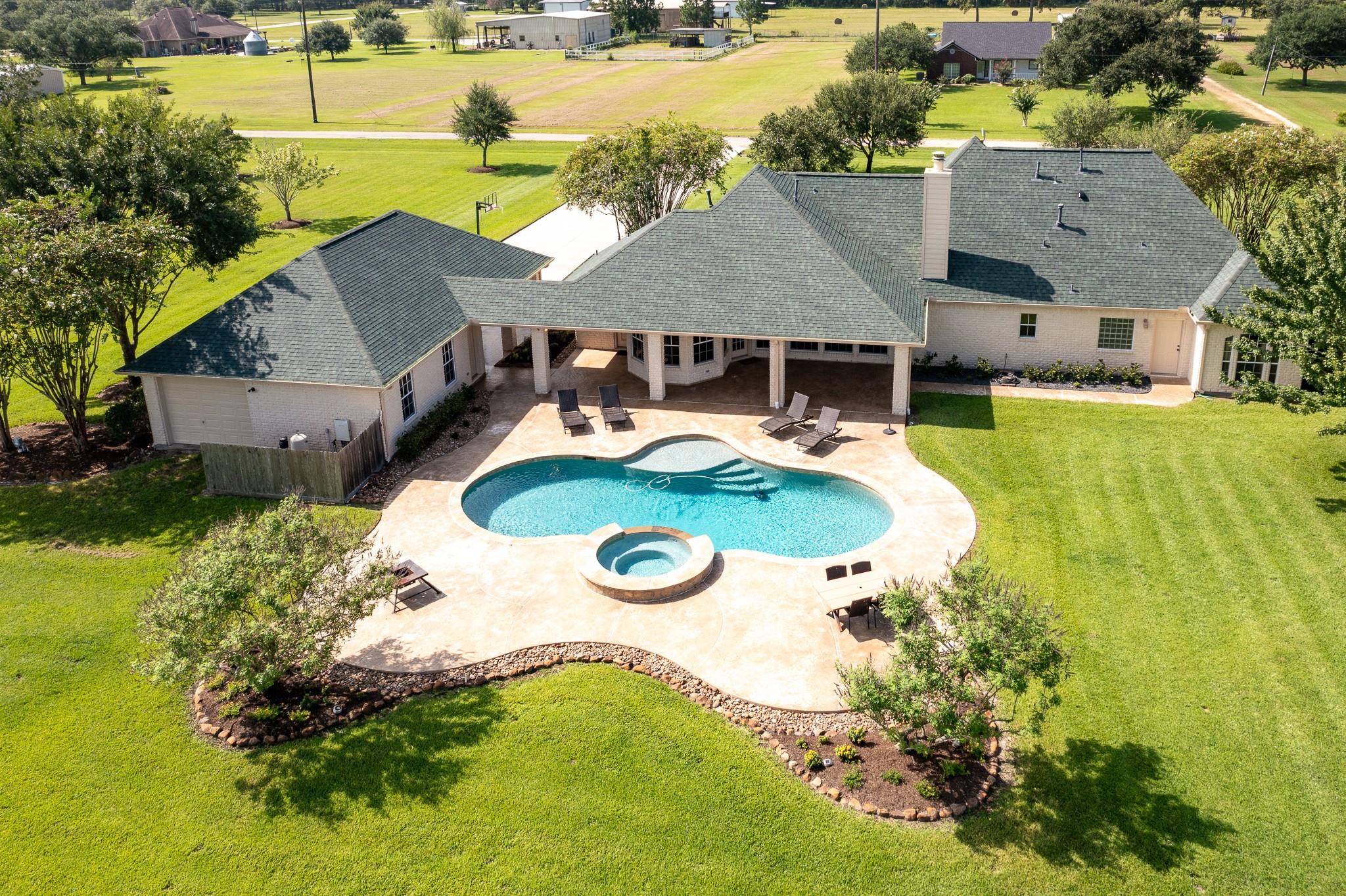 1030 Lillian Lane
