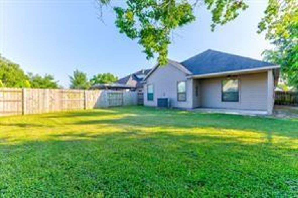 Photo of 3002 Arkansas Avenue, League City, TX 77573 (MLS # 18731402)
