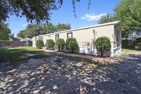 Photo of 409 Fig Orchard Road, Highlands, TX 77562 (MLS # 76156117)