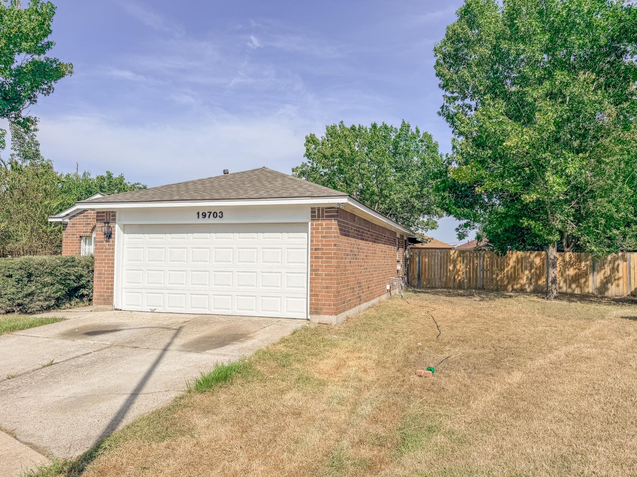 19703 Vista Lake Court