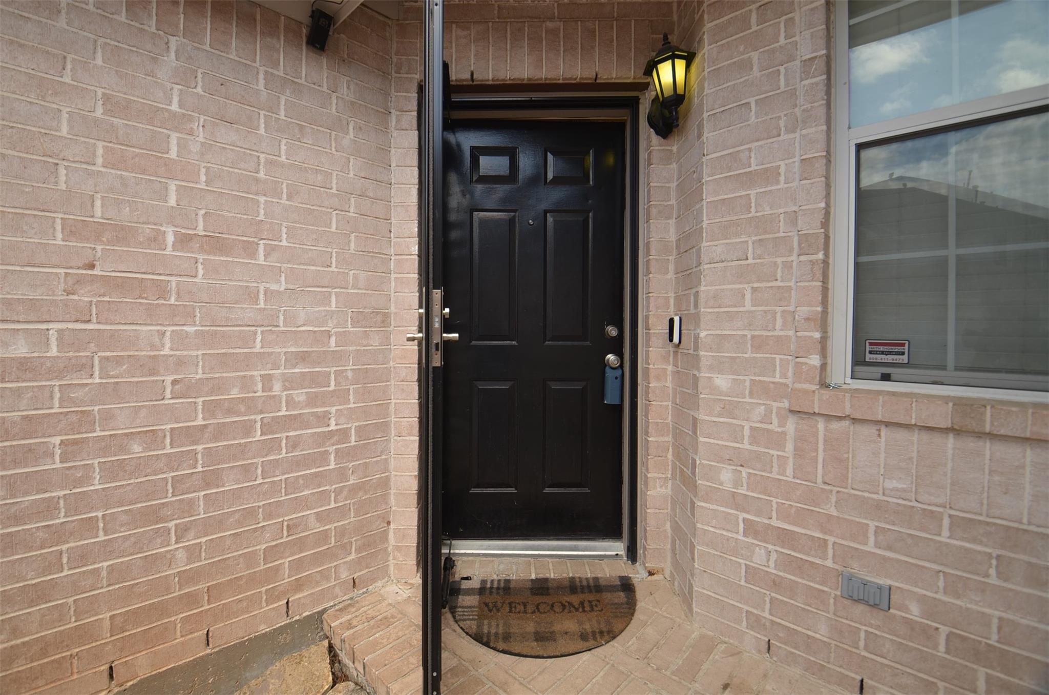 2911 Meadowglen Cove