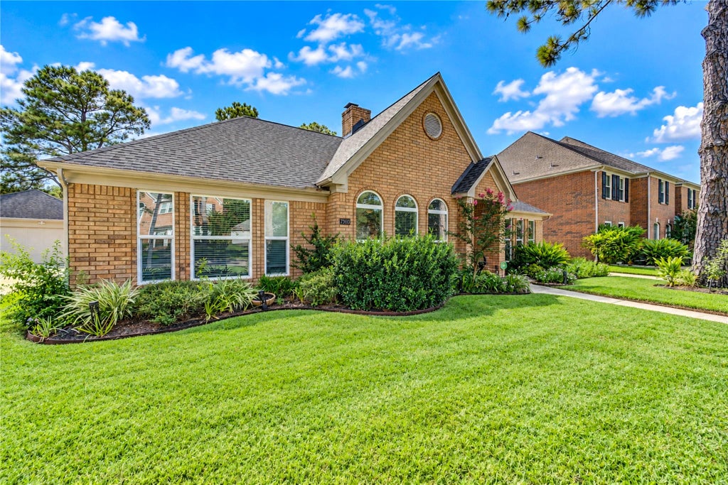 Photo of 7303 Starbridge Drive, Houston, TX 77095 (MLS # 23030034)