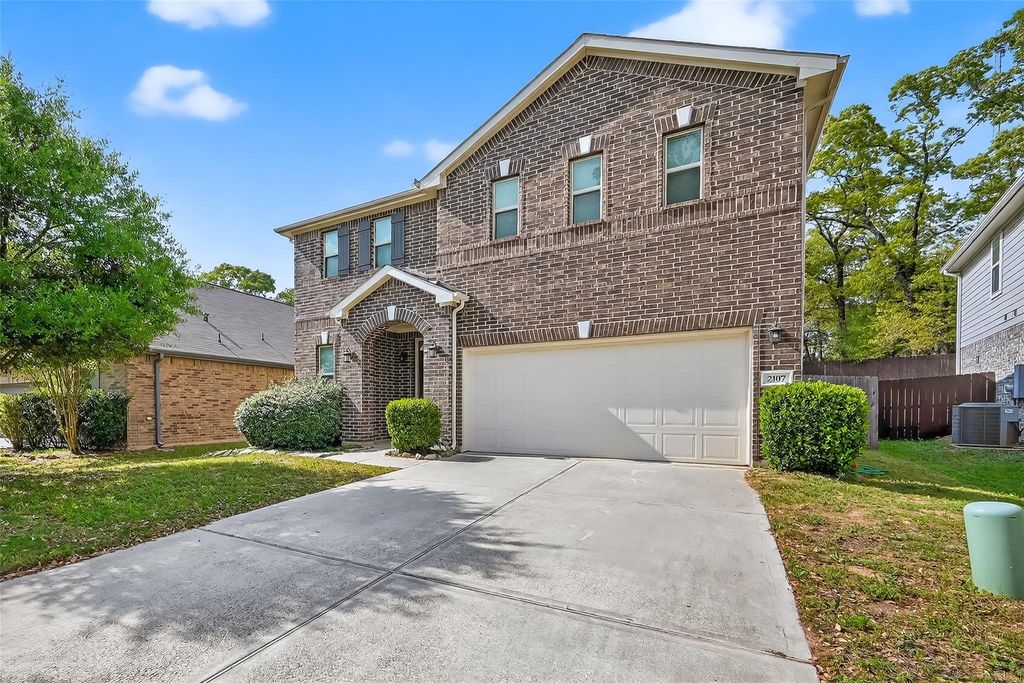 Photo of 2107 Parnevik Place, Conroe, TX 77304 (MLS # 57174502)