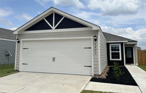 Photo of 6425 Winter Elm Street, Houston, TX 77048 (MLS # 63407859)