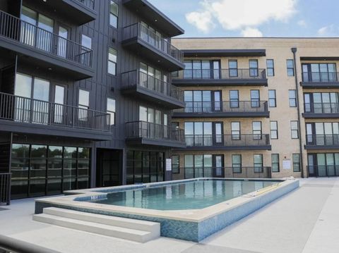 Photo of 1100 N Zang Boulevard #106, Dallas, TX 75023 (MLS # 75551349)