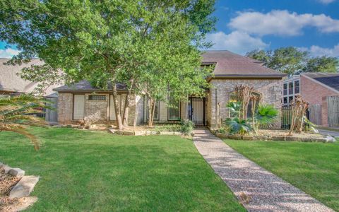 Photo of 11427 Highgrove Drive, Houston, TX 77077 (MLS # 5845207)