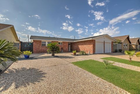 Photo of 3415 80th Street, Galveston, TX 77551 (MLS # 33109187)