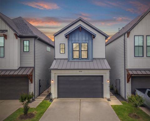Photo of 9018 Wellspring Drive, Houston, TX 77080 (MLS # 56399220)