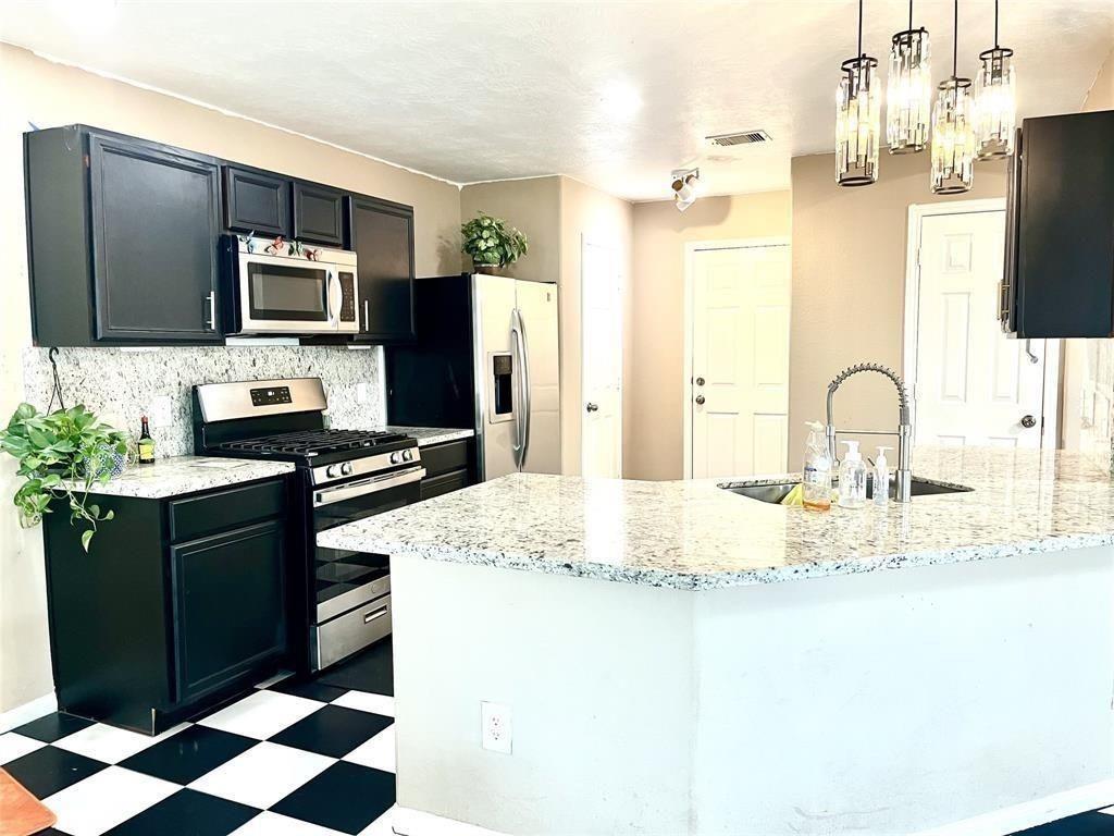 19111 Canaras Court