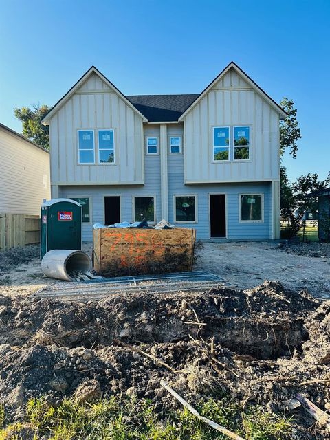 7956 Bonaire Unit A/B Street Houston TX 77028