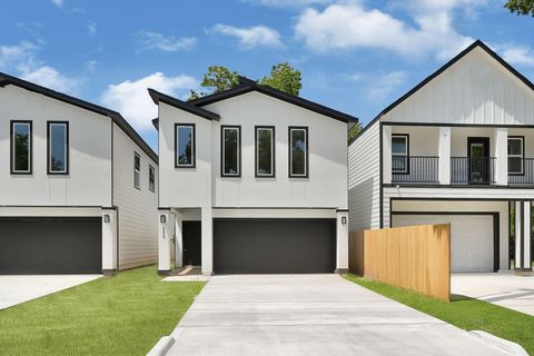 Photo of 2325 Hampton Street, Houston, TX 77088 (MLS # 23997172)