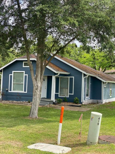 Photo of 419 S 4th Street, Beasley, TX 77417 (MLS # 60907868)